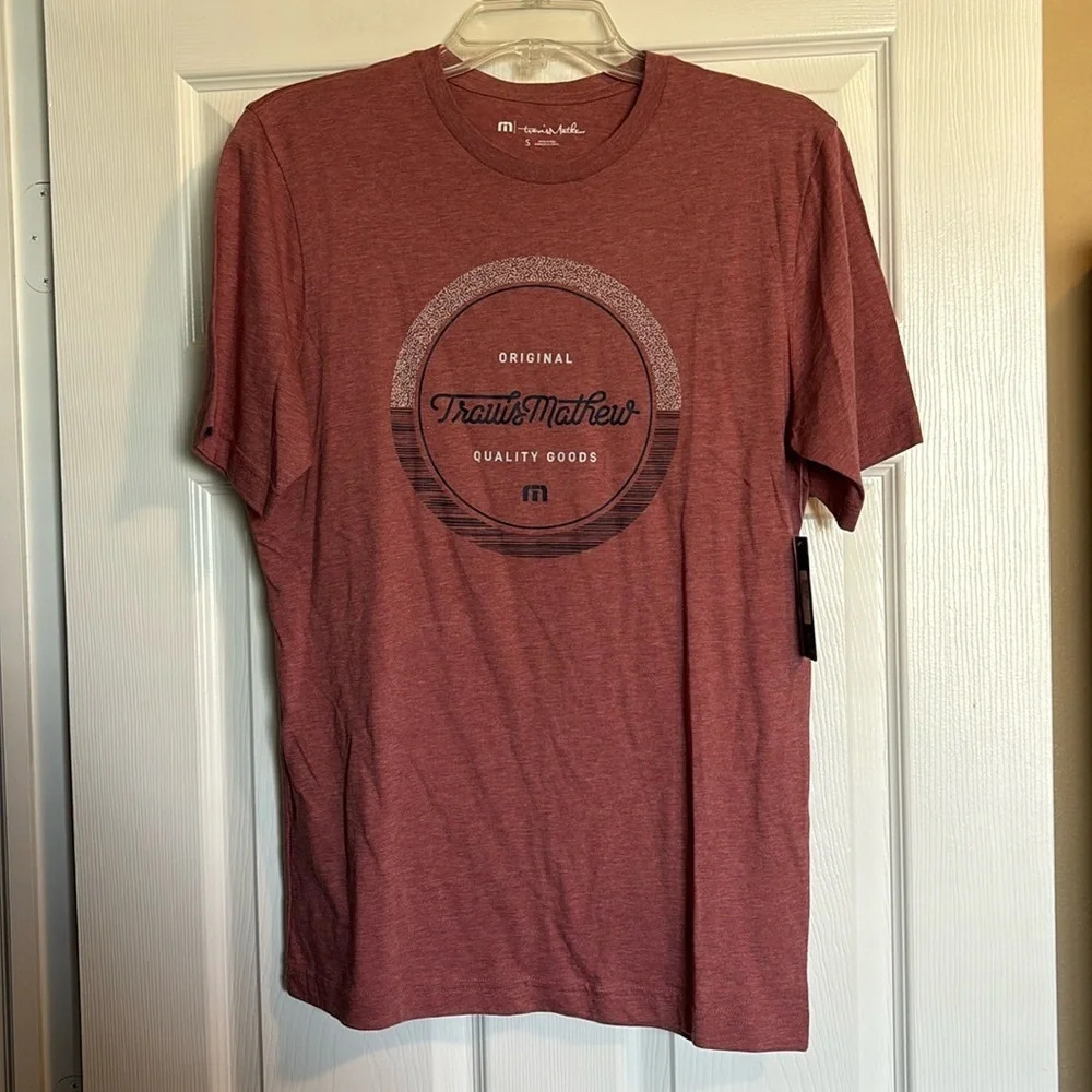 Travis Mathew NWT men’s red short sleeve graphic t-shirt size small